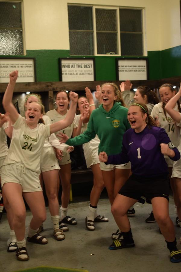 Girls+soccer+celebrate+their+PIL+championship++after+beating+Wilson+4-1.