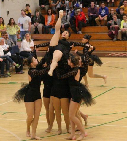 Sundancers performing their state routine Shadows at the 2016 Versus assembly