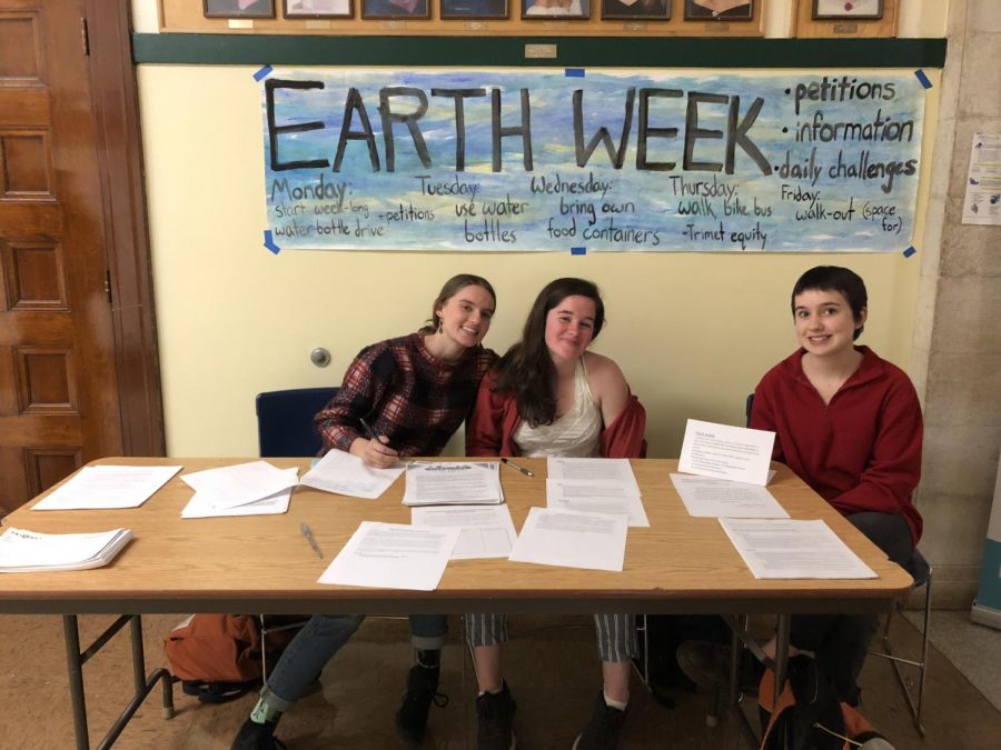 Cleveland+students+run+Earth+Week+action+tables+at+lunch.