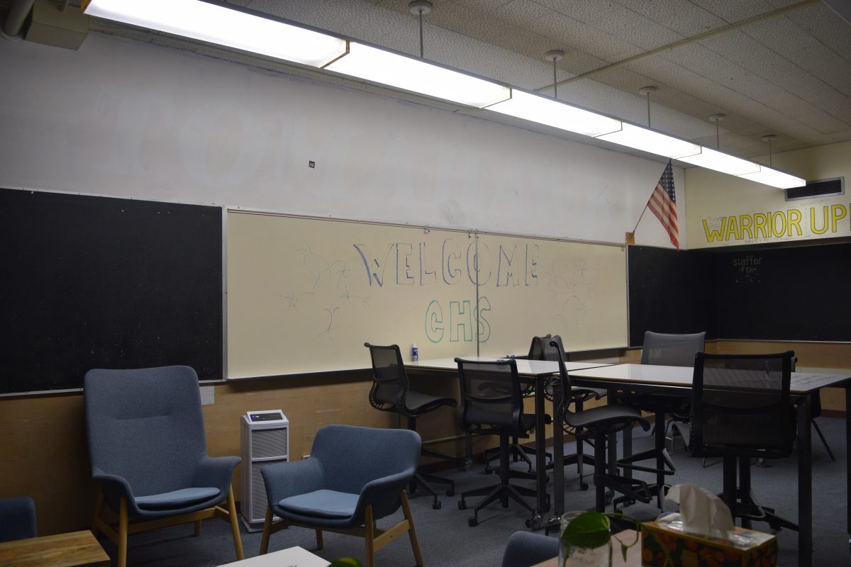 Teachers can relax and discuss with whiteboard tables.