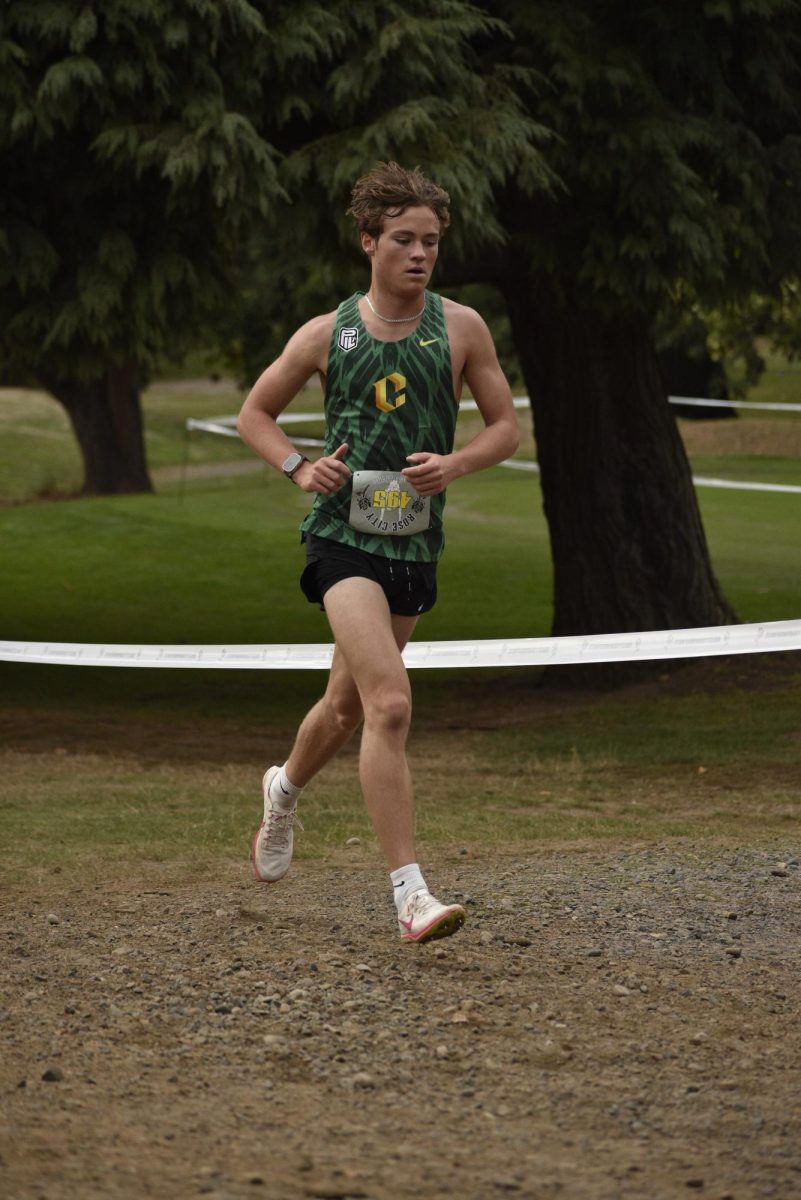 Senior Quinn Dodge mid-race at the Rose City Classic.